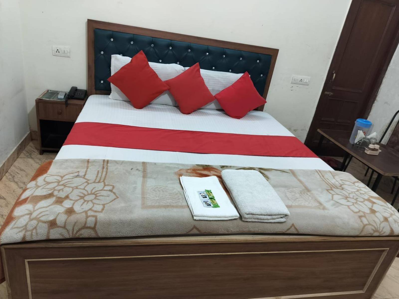 Hotel Holiday Inn Paradise Chandigarh Exterior photo