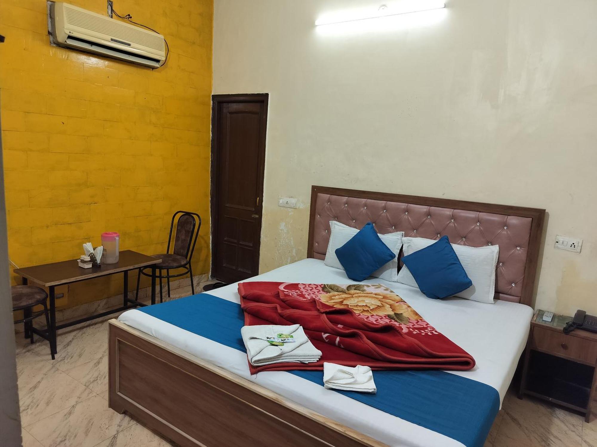 Hotel Holiday Inn Paradise Chandigarh Exterior photo
